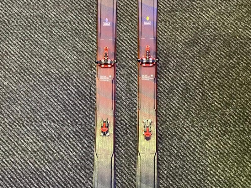 Volkl-Rise high-180-550€ ( vendu avec fix+peaux)